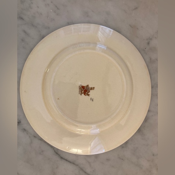 BUNNYKINS Santa Claus Plate by ROYAL DOULTON 8” - - Picture 4 of 4